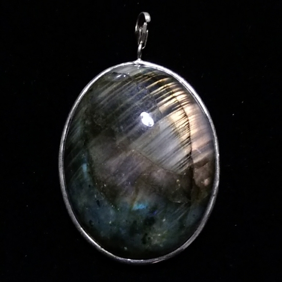 Labradorite Pendant - Picture 1 of 4